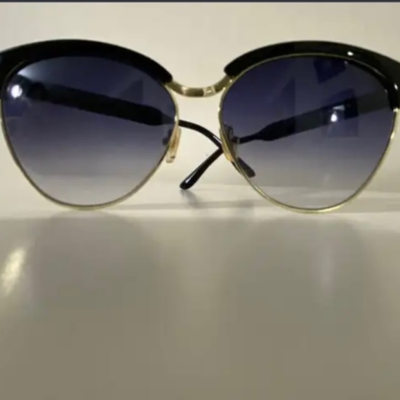 Prada sunglasses - Picture 1 of 12